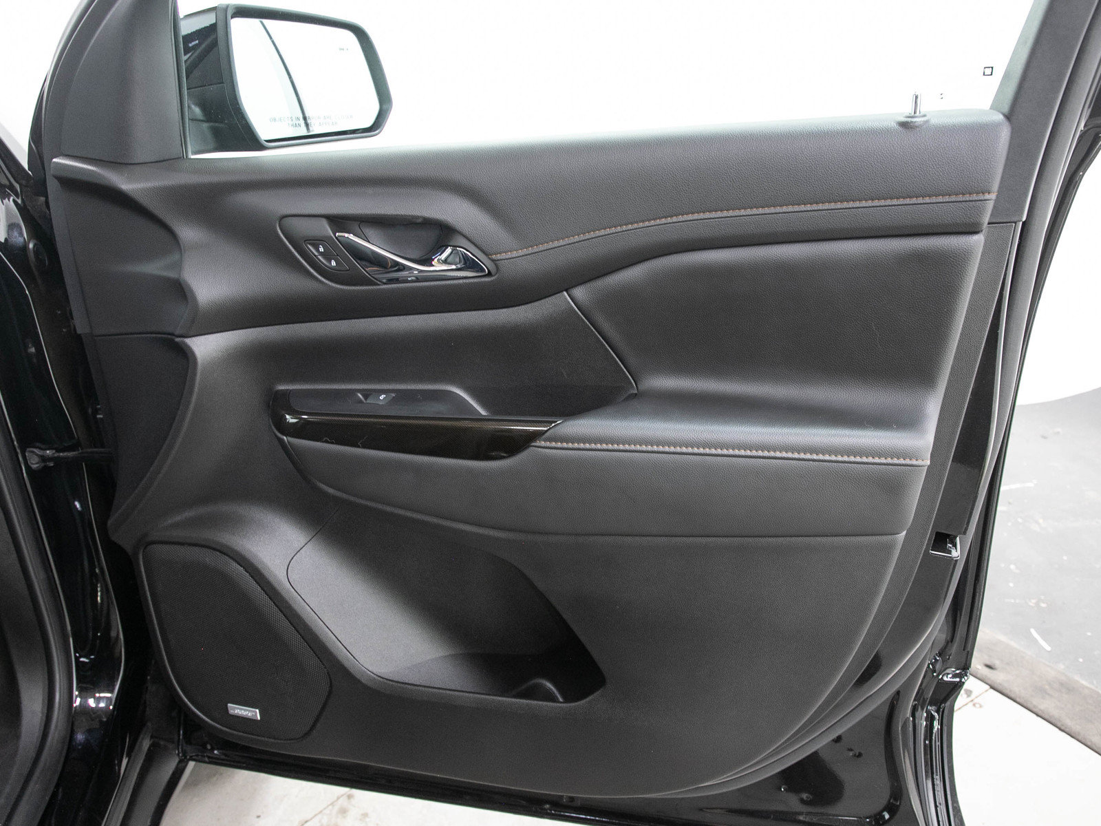 Used 2023 GMC Acadia AT4 w/ GMC Pro Grade Package AWD/4WD image 12