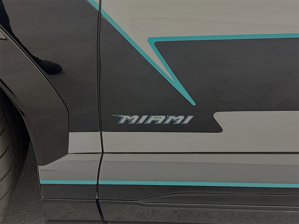 Used 2025 Lamborghini Urus SE image 30