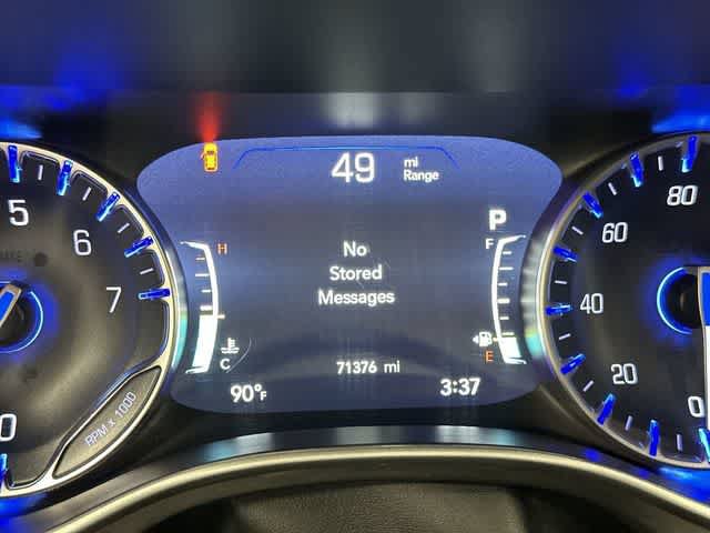 Used 2024 Chrysler Pacifica Touring-L FWD image 16