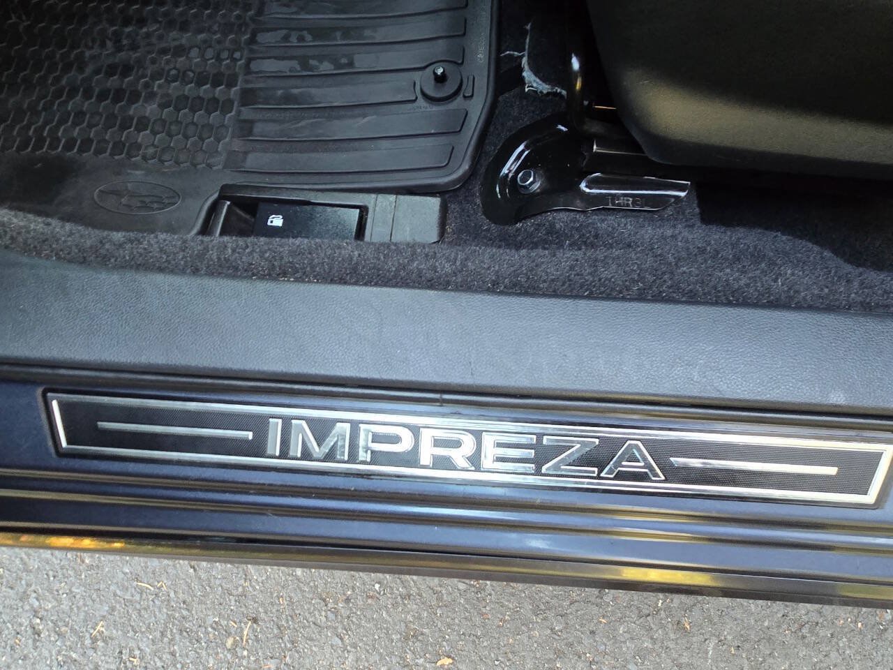 Used 2017 Subaru Impreza 2.0i Sport AWD/4WD image 29