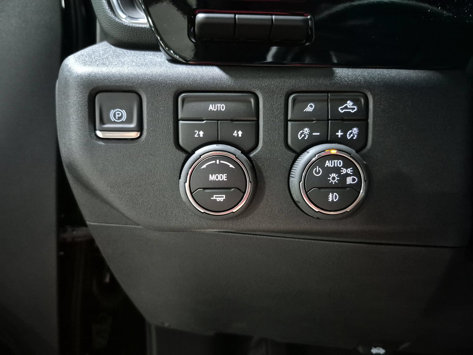 Certified 2026 Chevrolet Silverado 1500 LTZ w/ LTZ Premium Package AWD/4WD image 19