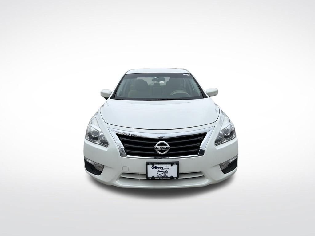 Used 2014 Nissan Altima 2.5 S w/ Sport Value Package image 3