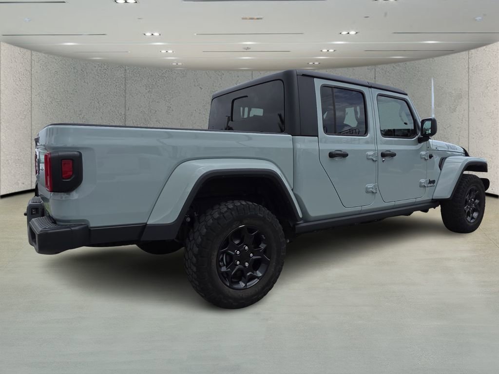 Used 2023 Jeep Gladiator Willys AWD/4WD image 3