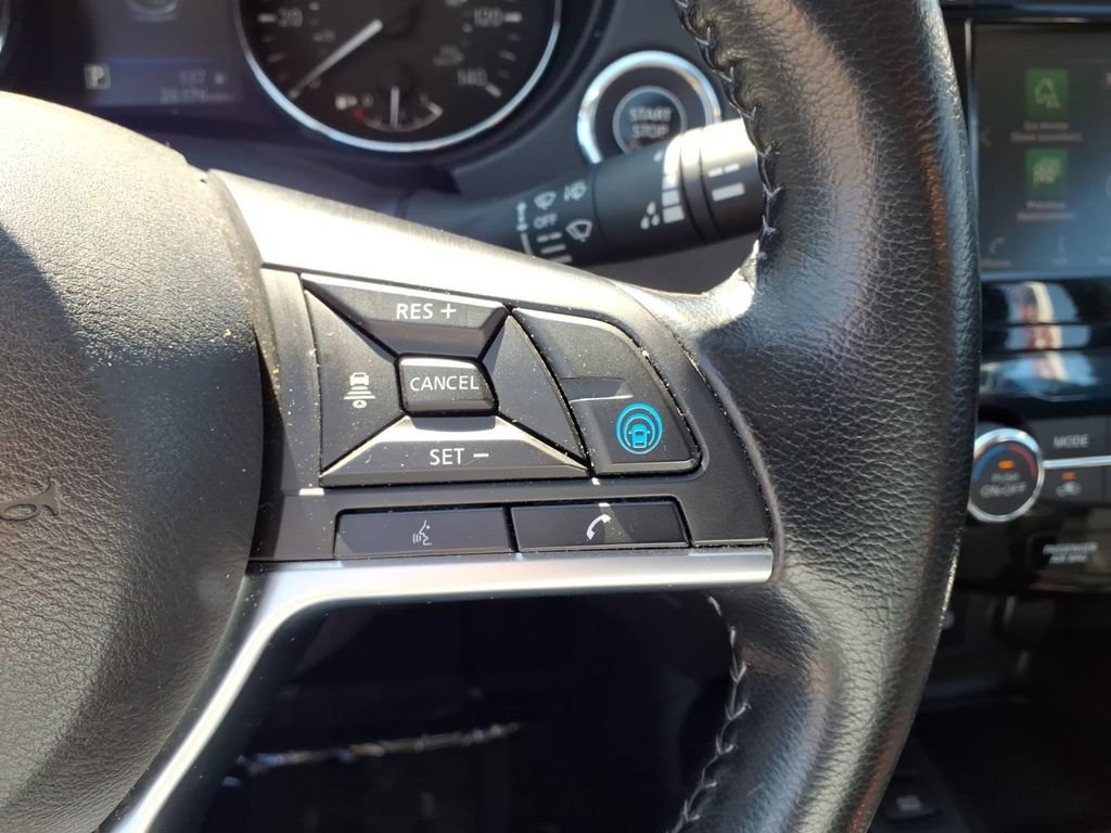 Used 2022 Nissan Rogue Sport SL AWD/4WD image 9