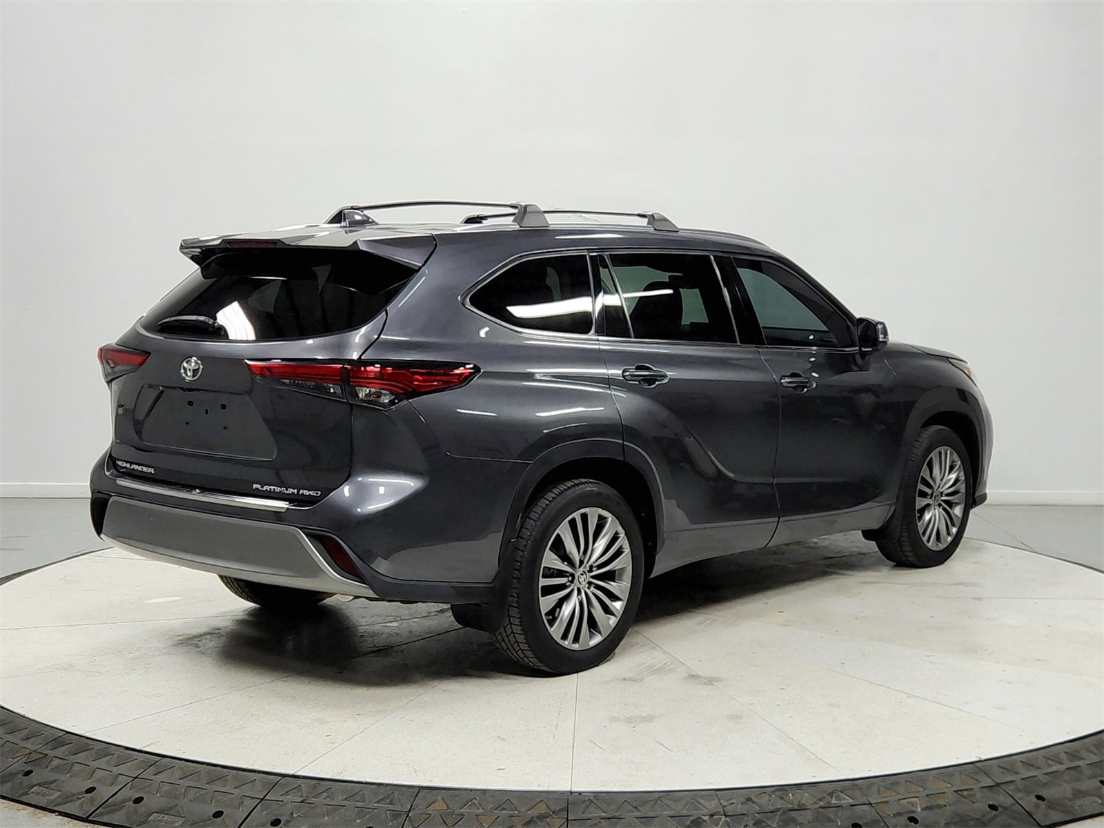 Used 2020 Toyota Highlander Platinum image 7