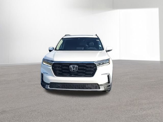 New 2025 Honda Pilot Touring image 3