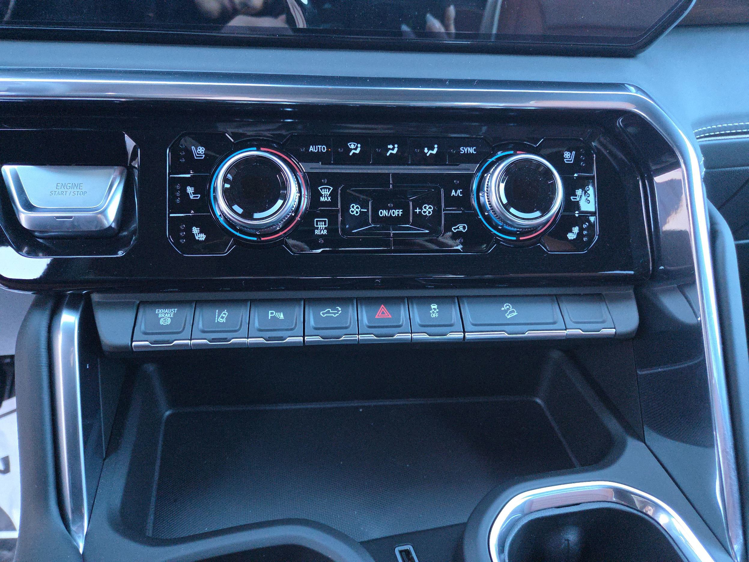 New 2026 GMC Sierra 2500 Denali Ultimate AWD/4WD image 23