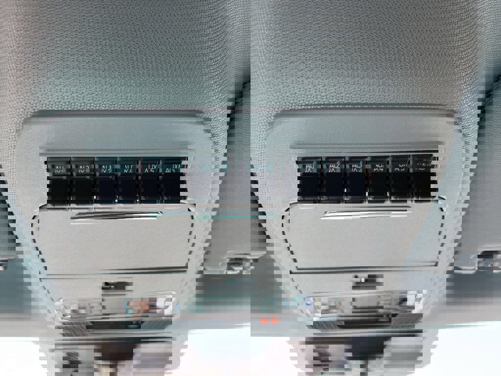 New 2026 Ford F350 Lariat w/ Lariat Premium Package image 27