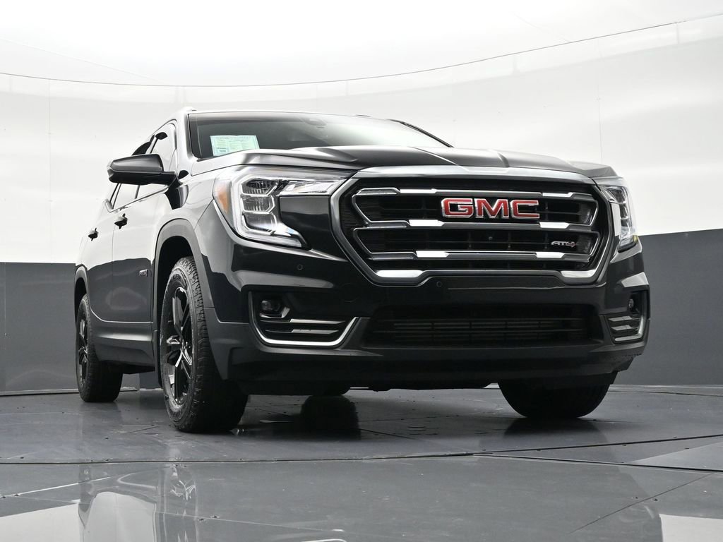 Used 2024 GMC Terrain AT4 w/ Tech Package AWD/4WD image 30
