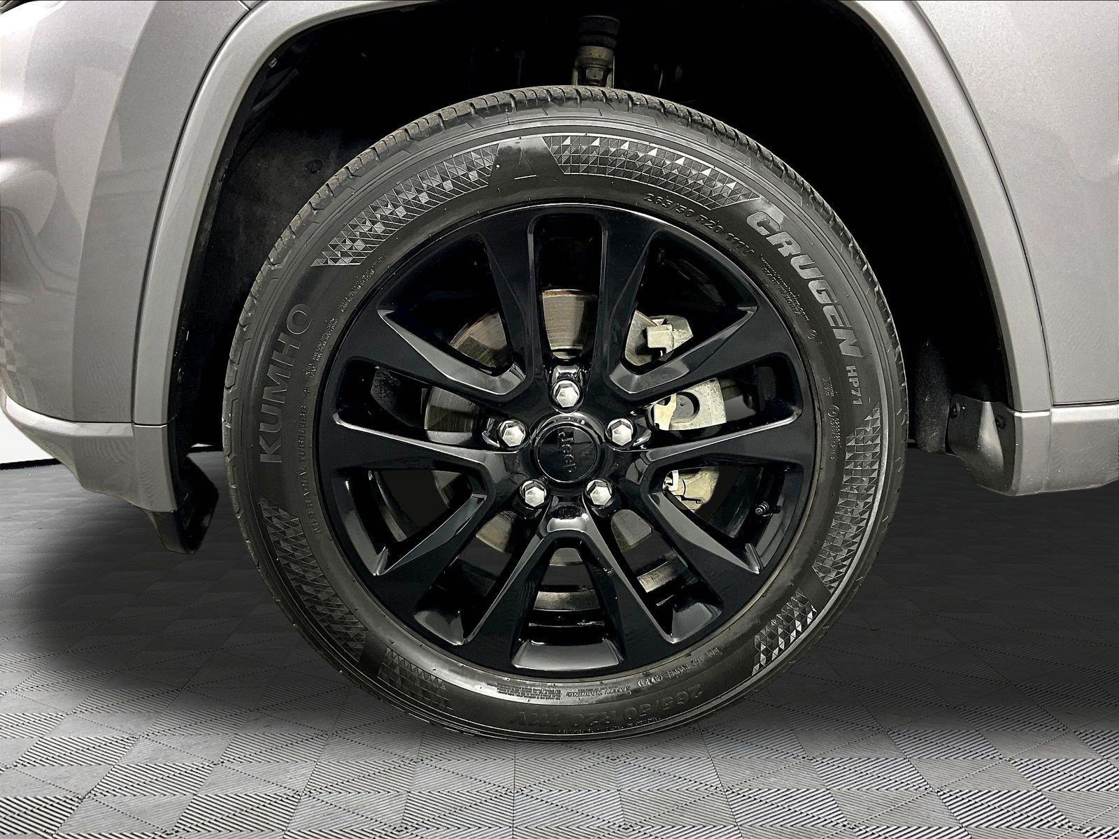 Used 2018 Jeep Grand Cherokee Altitude AWD/4WD image 33