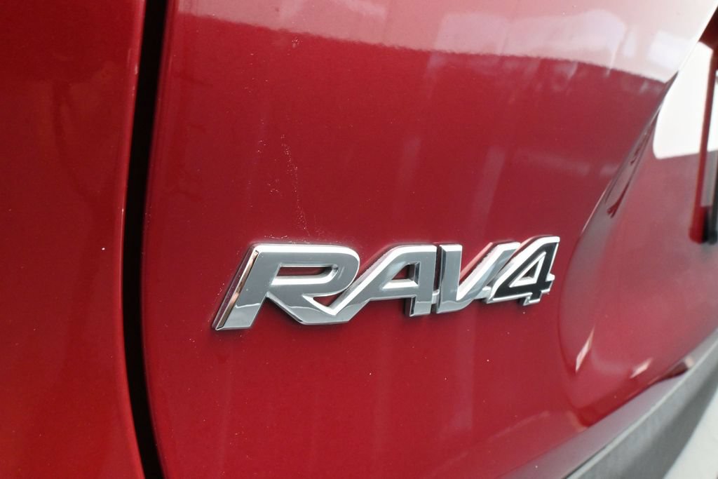 Used 2021 Toyota RAV4 LE FWD image 30