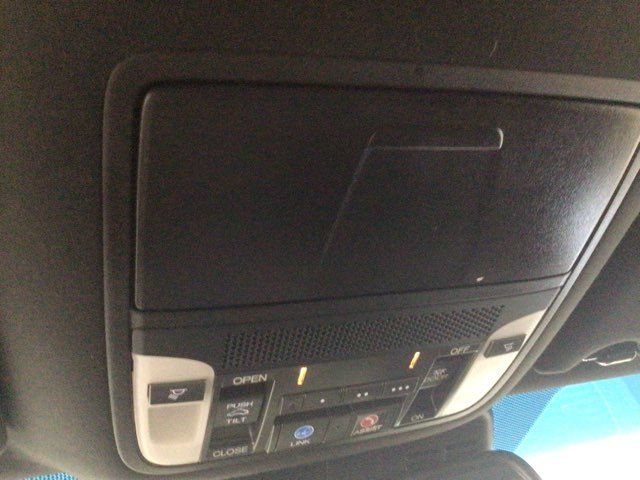 Used 2018 Acura RLX w/ Technology Package FWD image 19