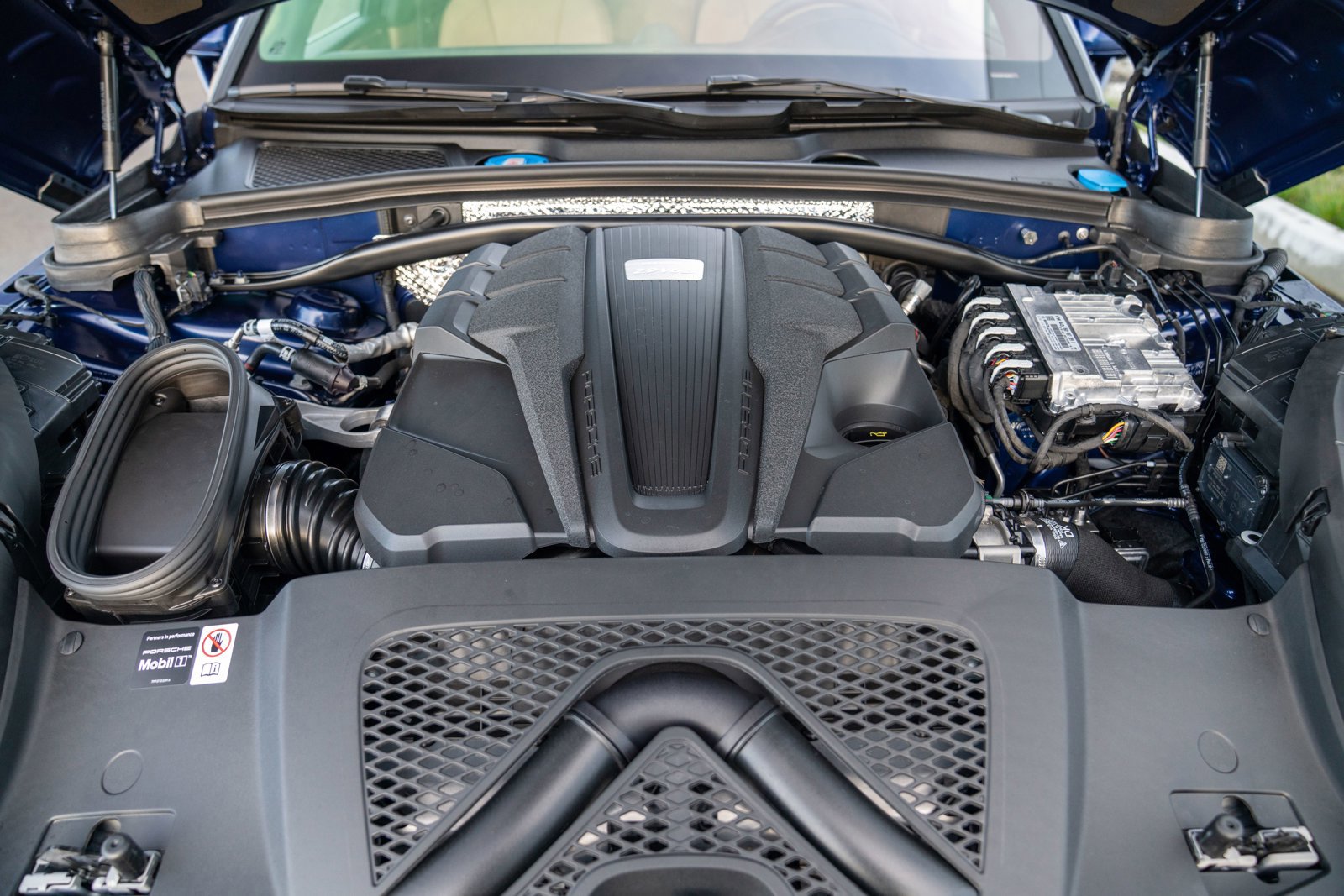 New 2026 Porsche Macan S AWD/4WD image 30