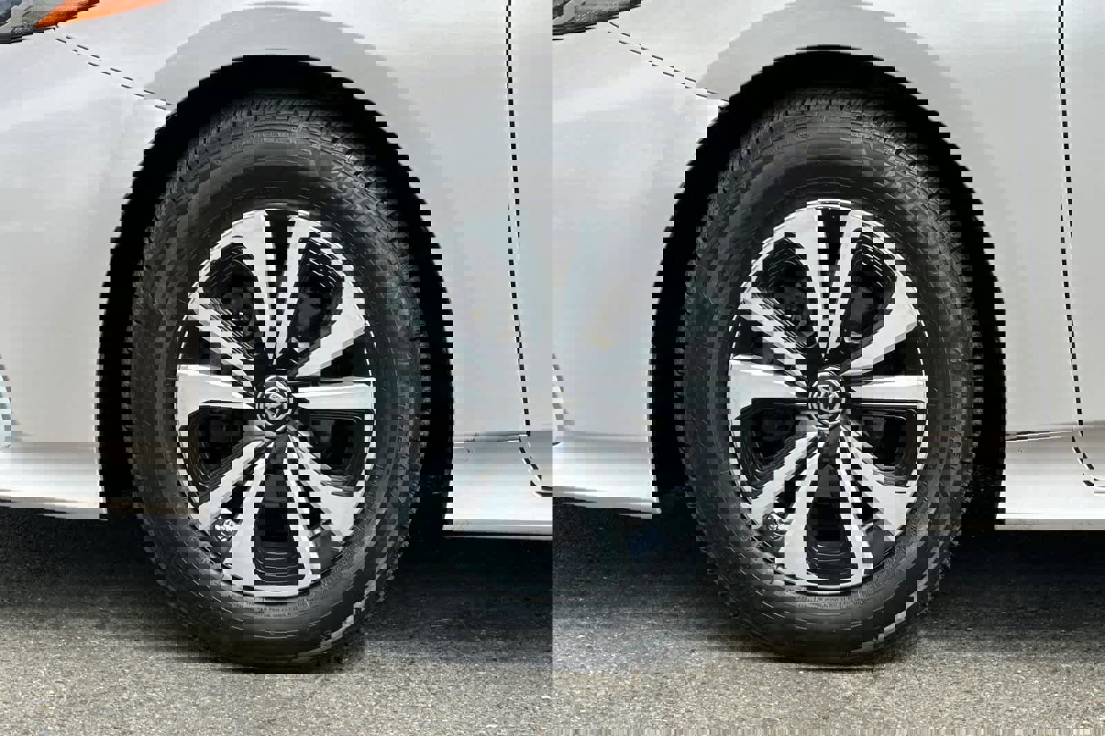 Used 2017 Toyota Prius Prime Premium image 32