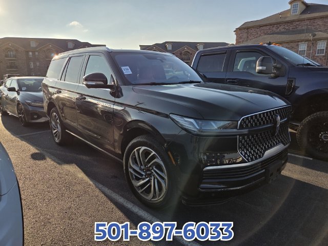 Certified 2025 Lincoln Navigator Reserve AWD/4WD image 3