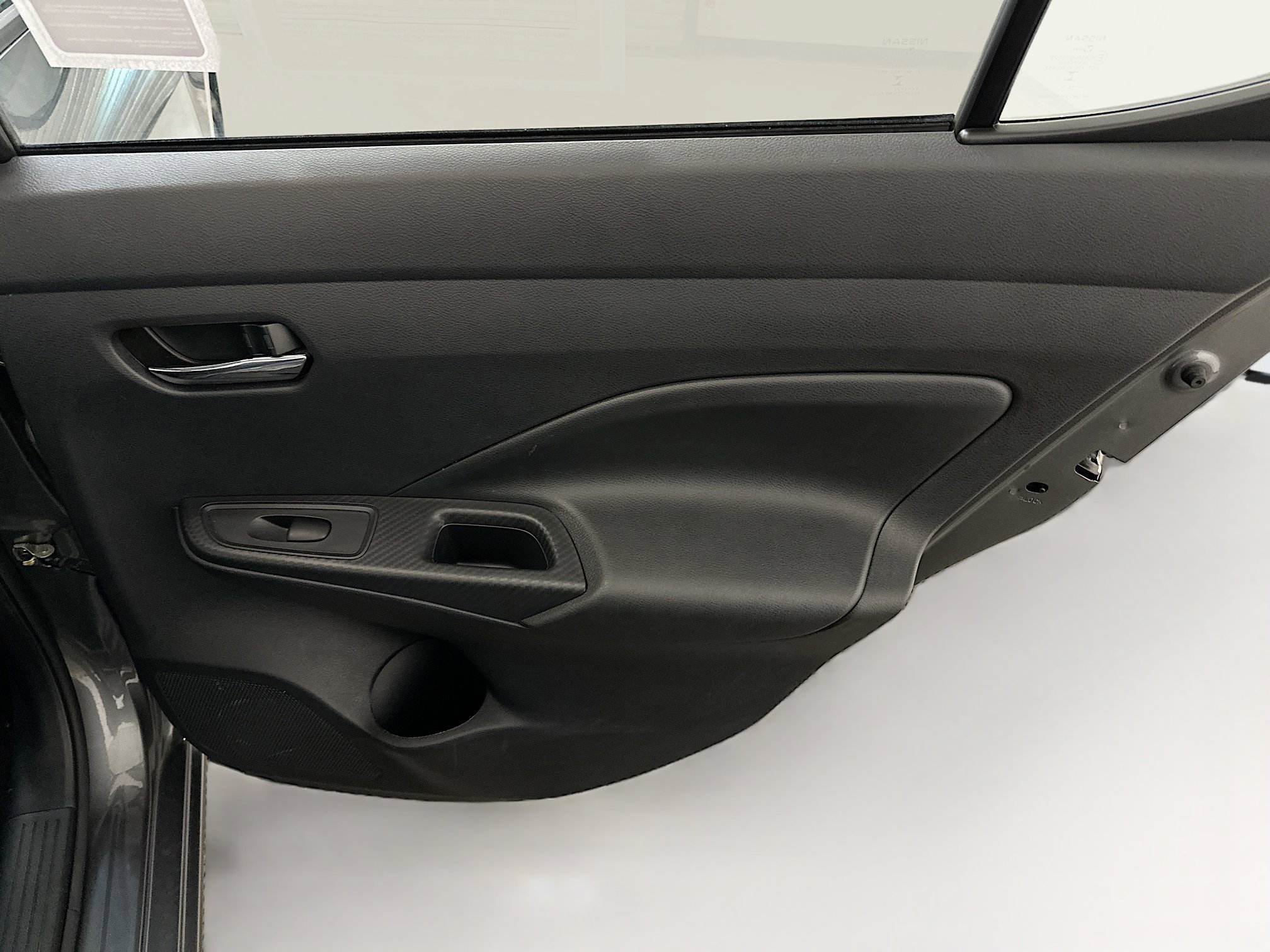 Used 2025 Nissan Versa SV FWD image 30