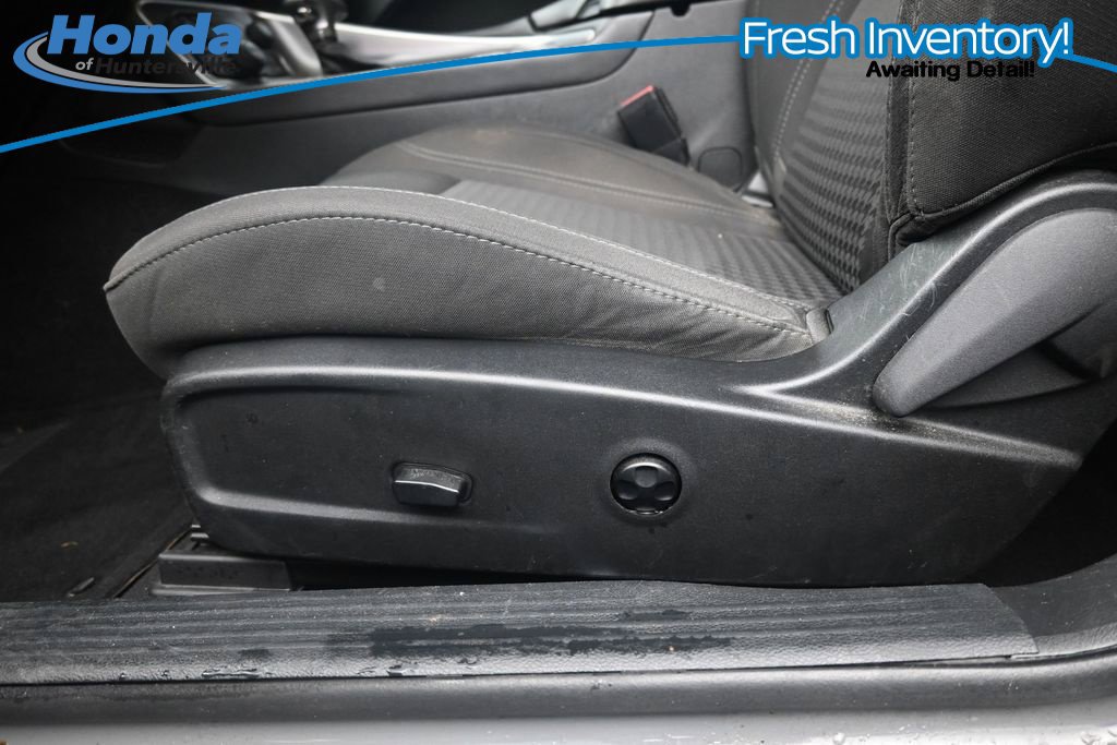 Used 2019 Dodge Challenger SXT RWD image 18