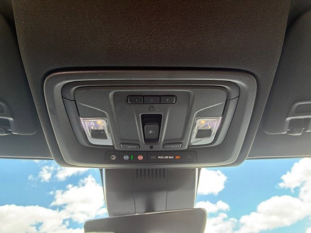 Used 2023 Chevrolet Silverado 1500 High Country w/ Technology Package image 17