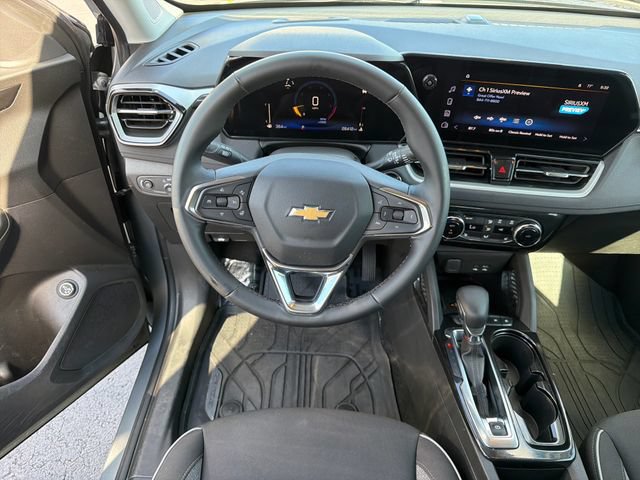 Used 2025 Chevrolet TrailBlazer LT w/ Convenience Package FWD image 13