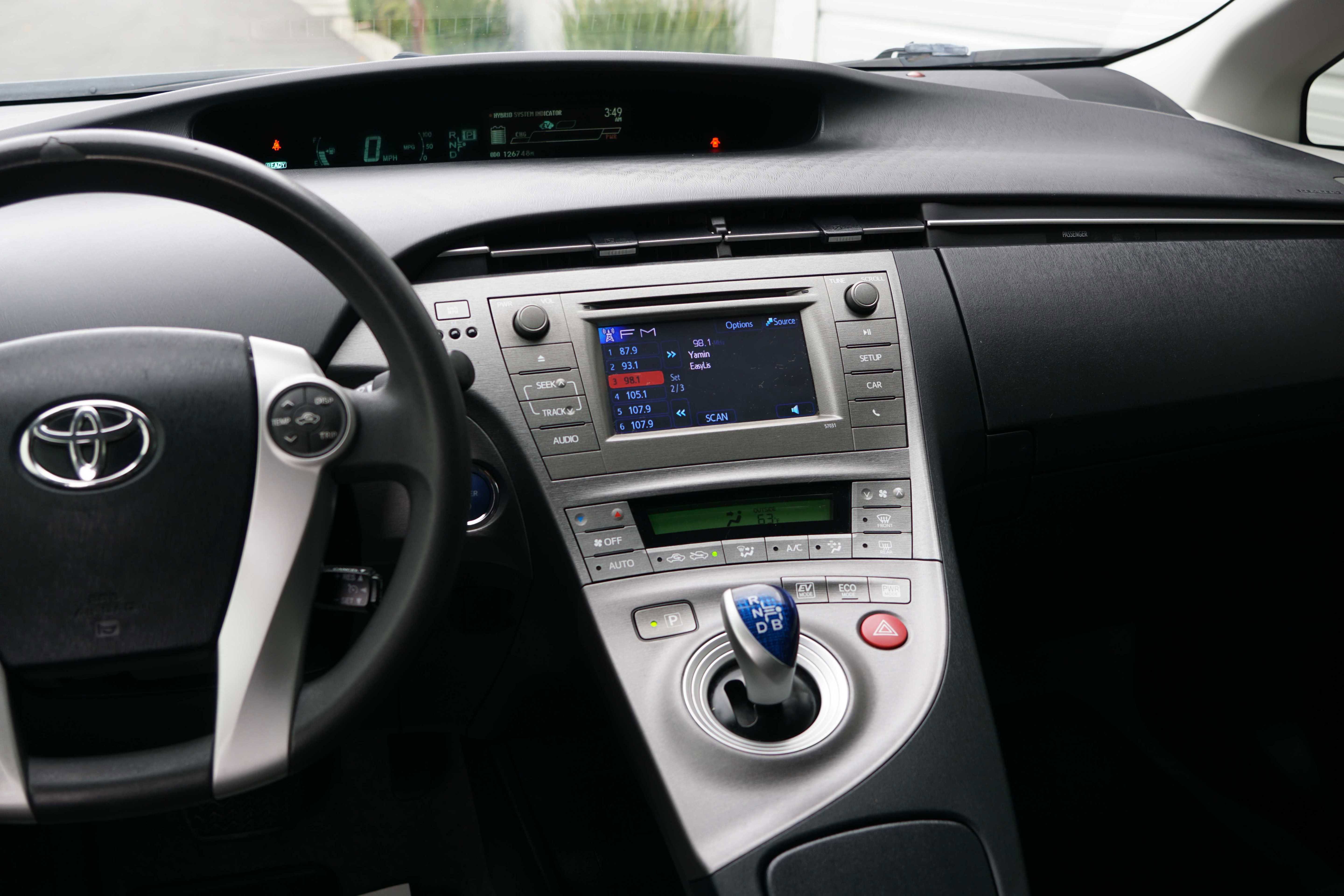 Used 2015 Toyota Prius Two image 41