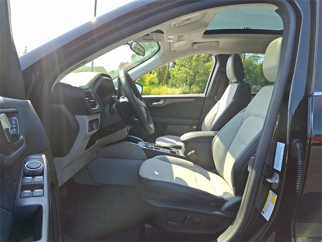 New 2025 Ford Escape SE image 7