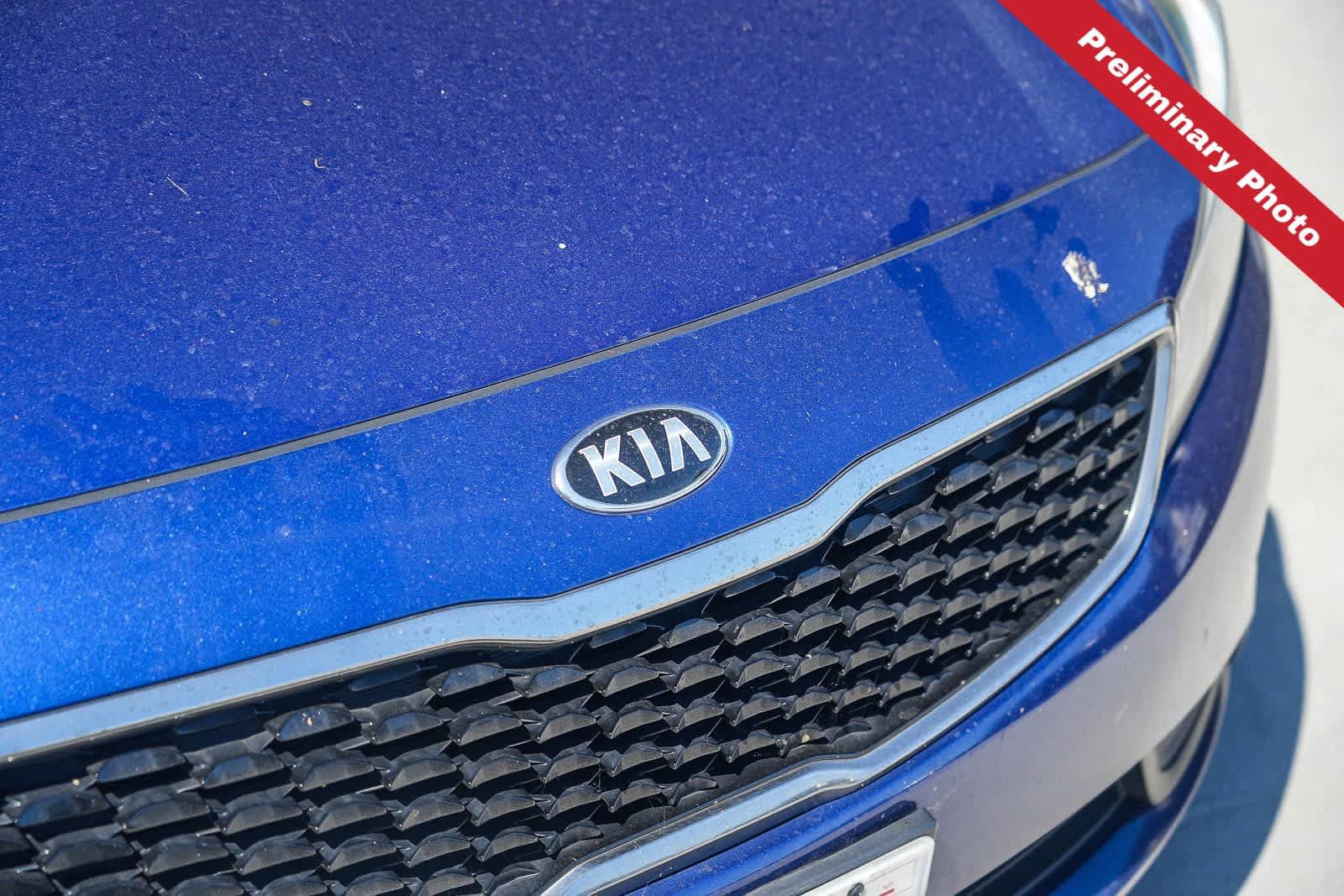 Used 2017 Kia Forte LX FWD image 3