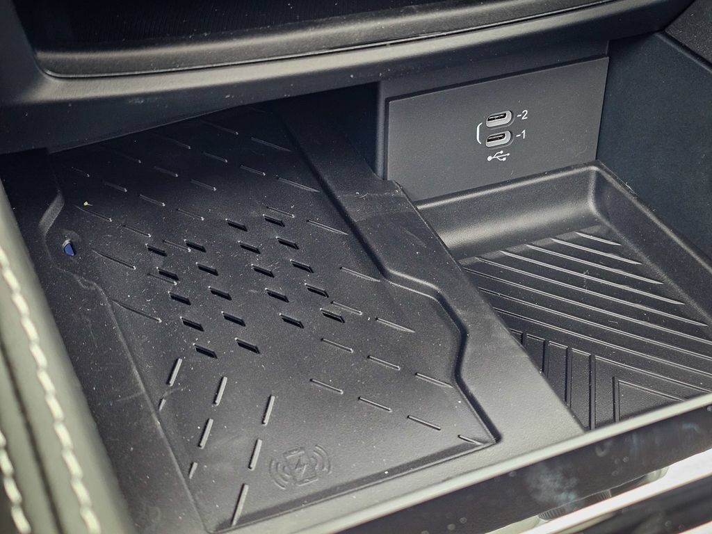 New 2027 Chrysler Pacifica Limited AWD/4WD image 29