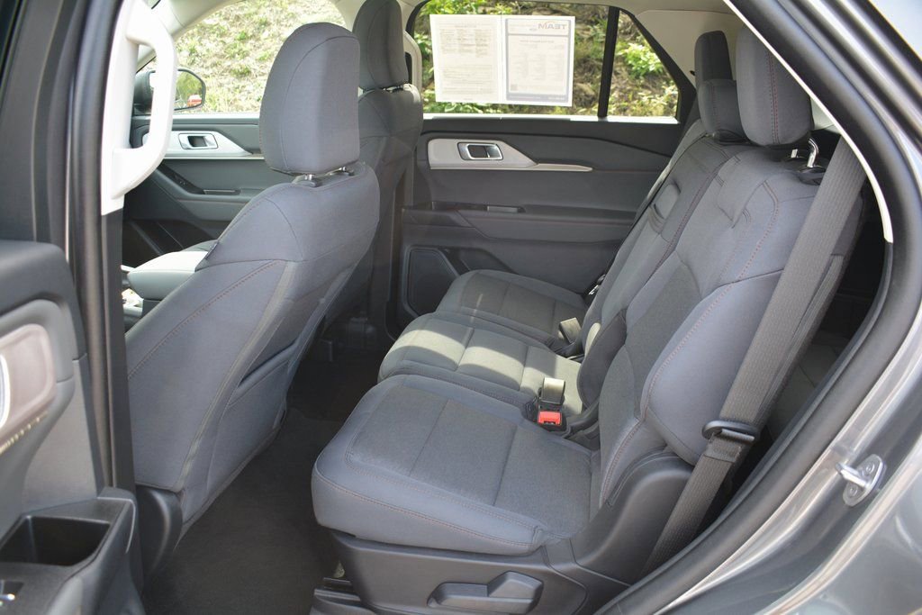 Used 2025 Ford Explorer Active image 21