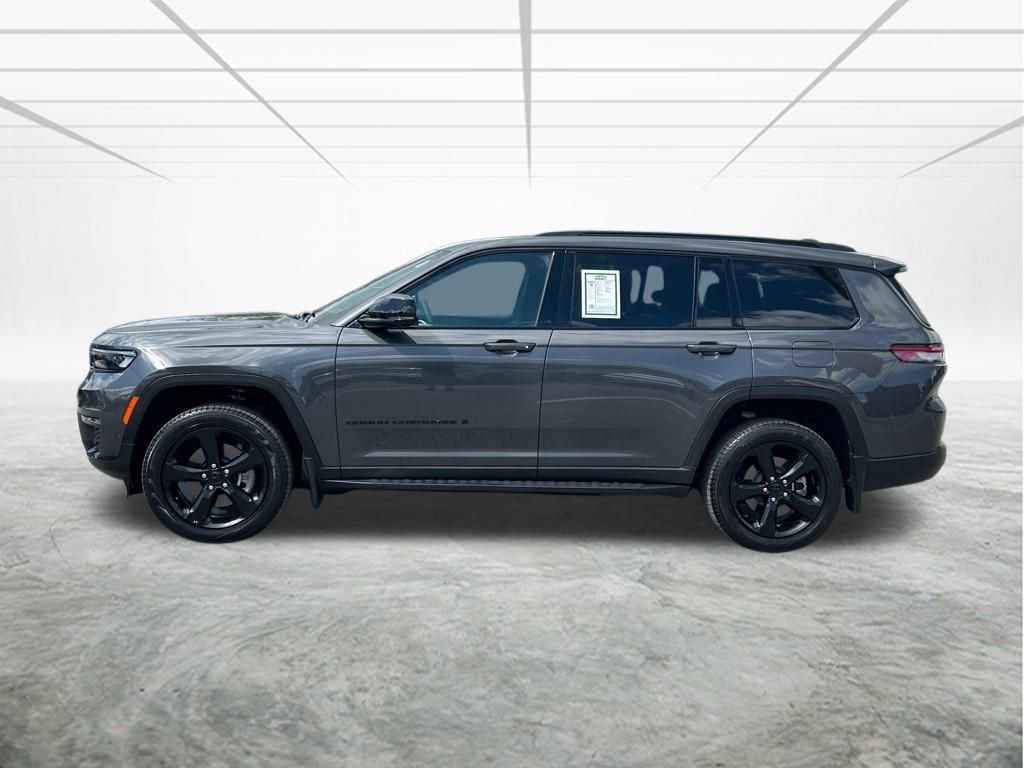 Used 2025 Jeep Grand Cherokee L Limited w/ Luxury Tech Group II image 2