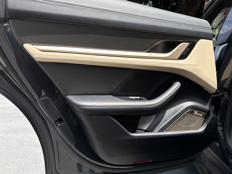 Used 2020 Porsche Taycan Turbo S w/ Premium Package AWD/4WD image 29