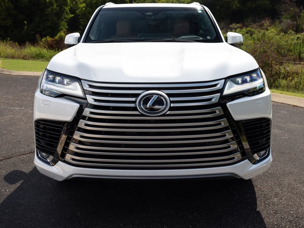 Used 2025 Lexus LX 600 4WD w/ Accessory Package (2T) image 12