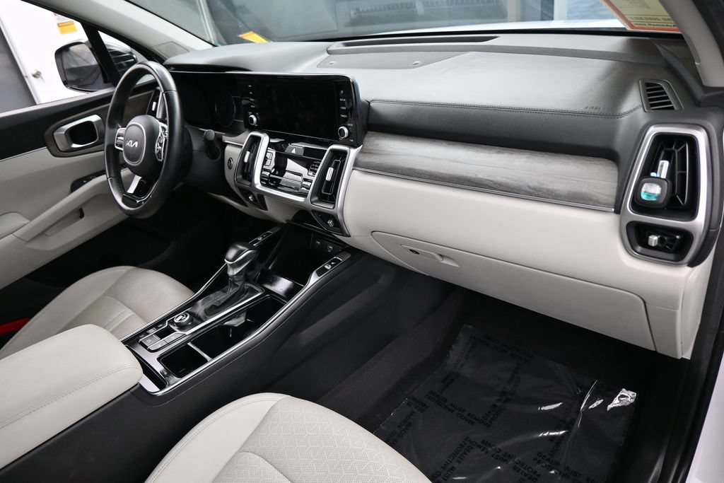Used 2023 Kia Sorento EX FWD image 48