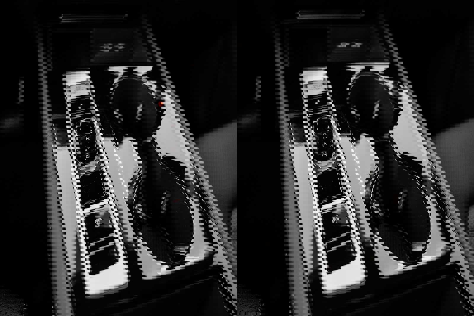 Used 2025 Volkswagen Atlas SE image 34