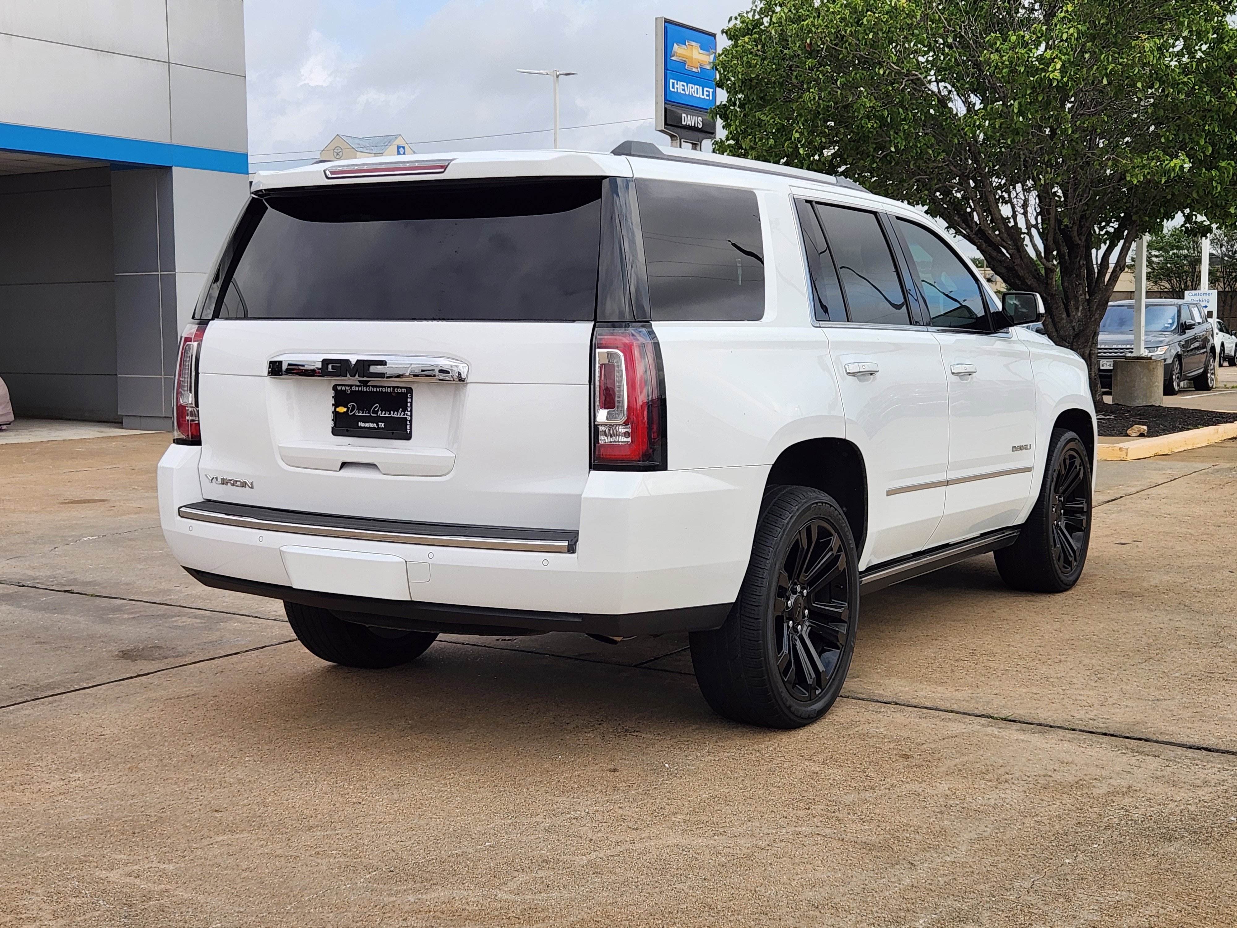 Used 2019 GMC Yukon Denali w/ Denali Ultimate Package RWD image 6