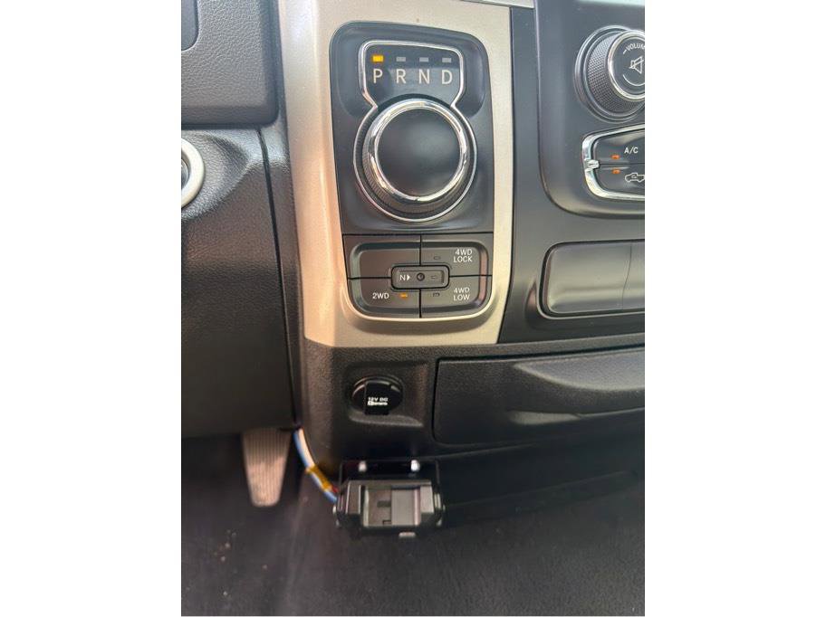 Used 2017 RAM 1500 Classic SLT AWD/4WD image 14