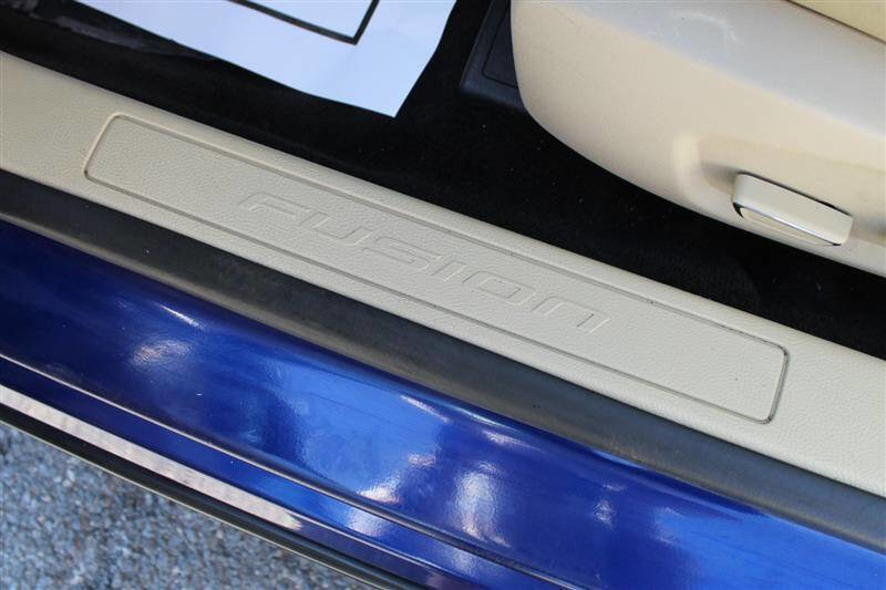 Used 2013 Ford Fusion SE image 12