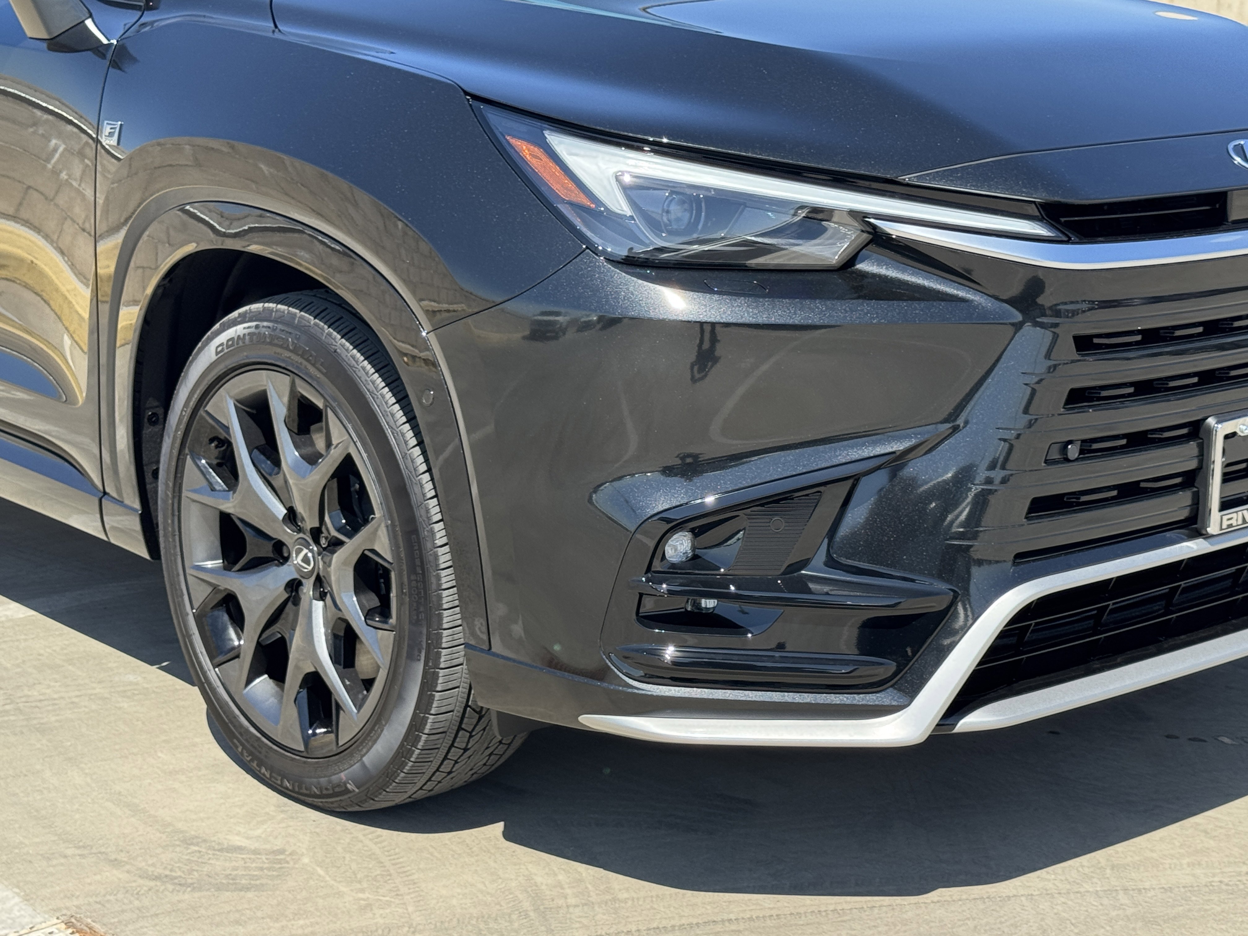 New 2025 Lexus TX 500h AWD image 4