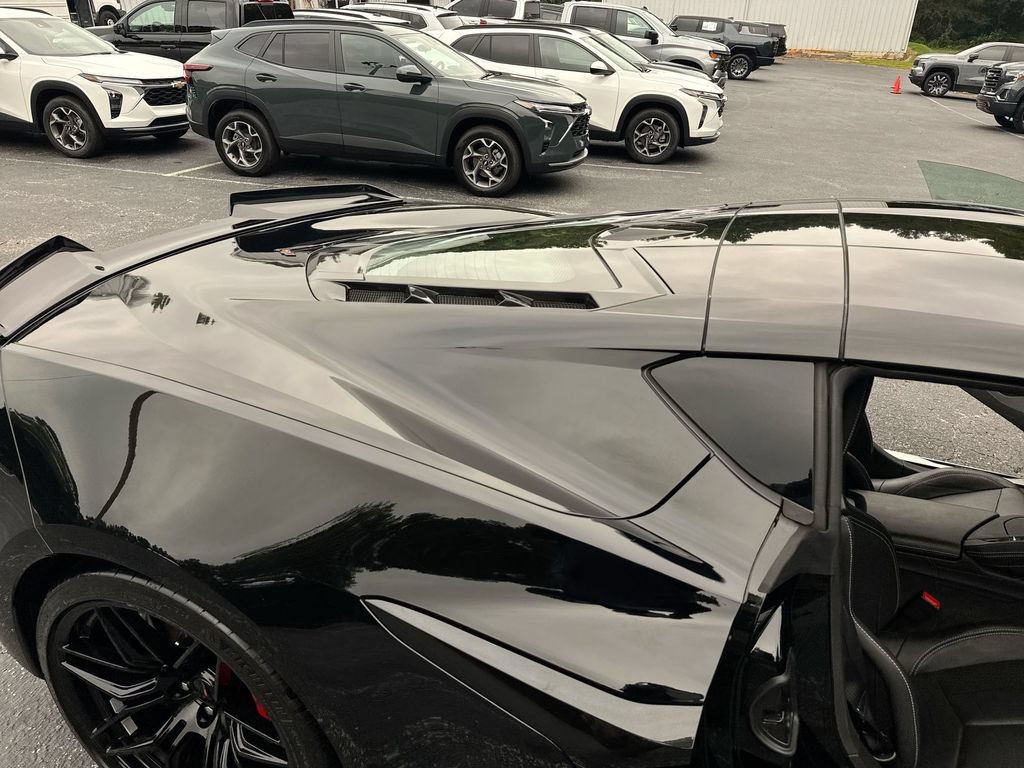 Used 2025 Chevrolet Corvette Z06 w/ Battery Protection Package RWD image 30