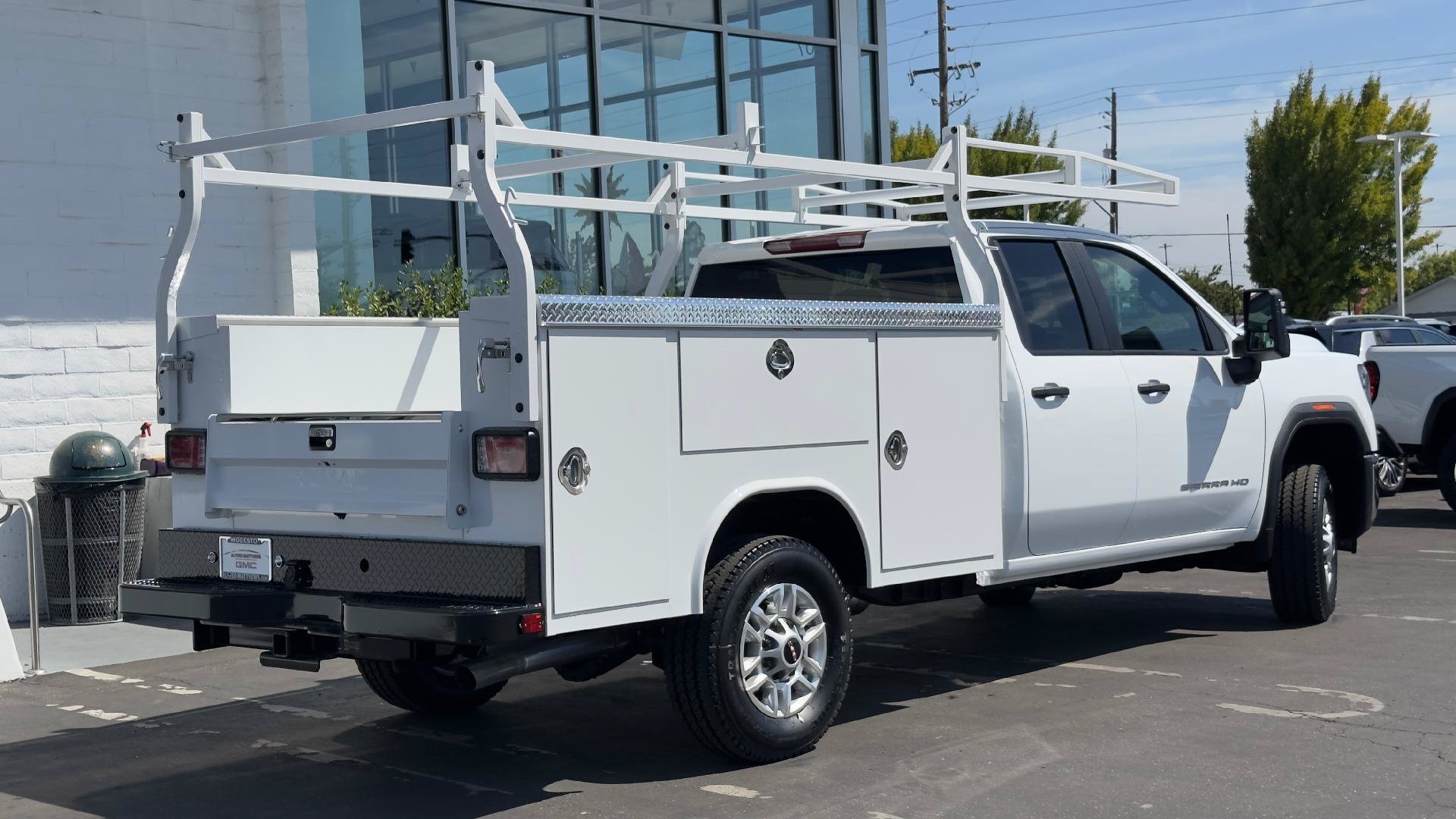 New 2026 GMC Sierra 2500 Pro w/ Convenience Package AWD/4WD image 4