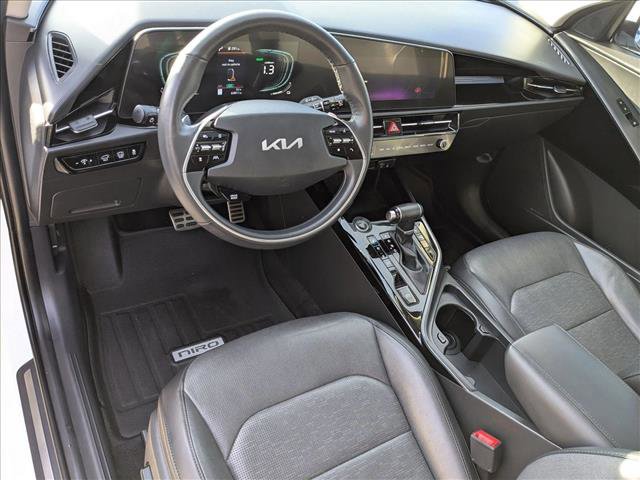 Used 2023 Kia Niro SX Touring image 12