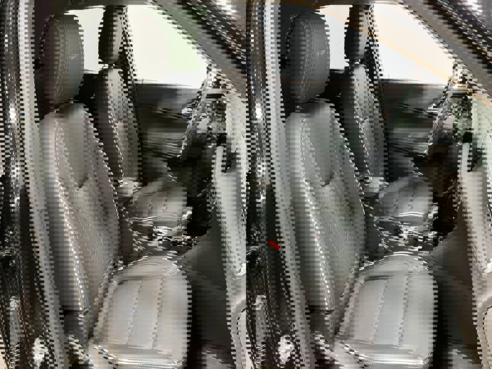 Used 2025 Buick Encore GX Avenir w/ Avenir Technology Package image 8