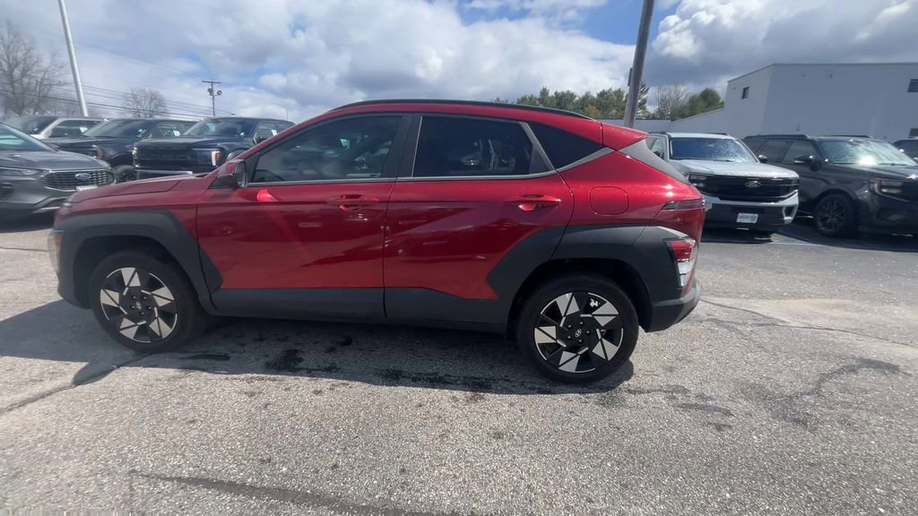 Used 2025 Hyundai Kona SEL AWD/4WD image 16