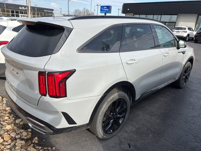 Used 2022 Kia Sorento SX image 4
