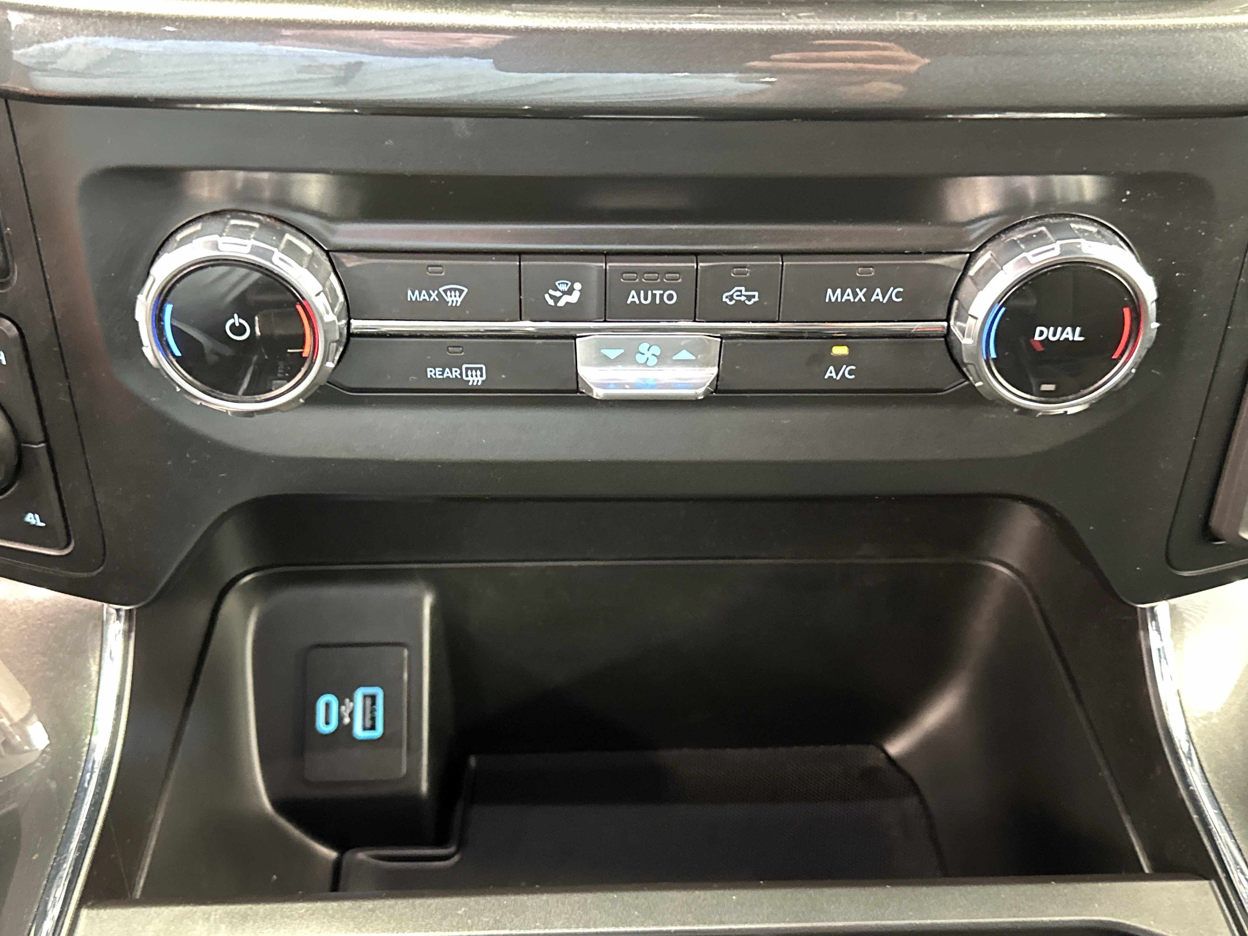 Certified 2022 Ford F150 XLT w/ Equipment Group 301A Mid image 32