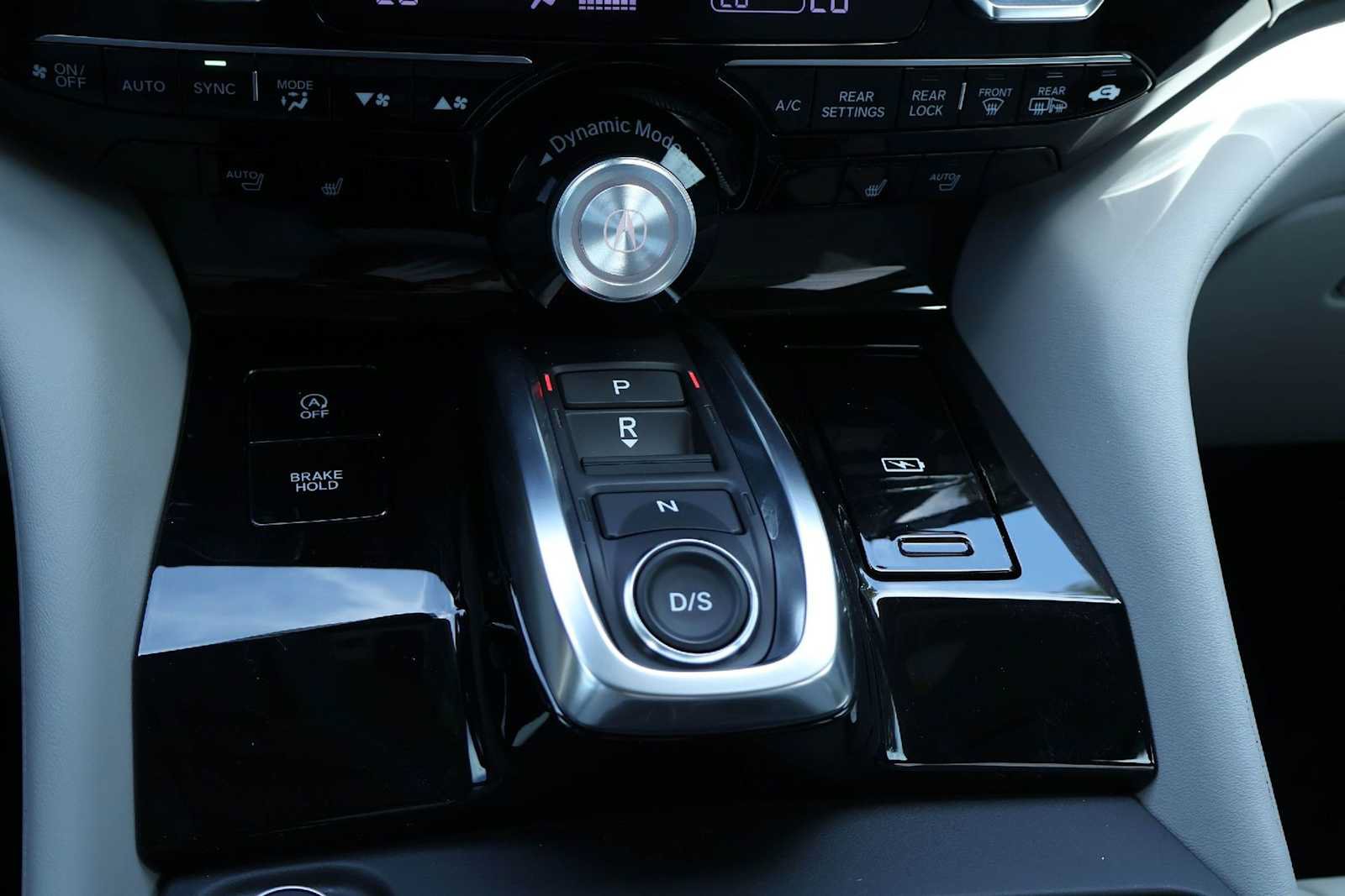 Certified 2026 Acura MDX w/ Technology Package FWD image 17