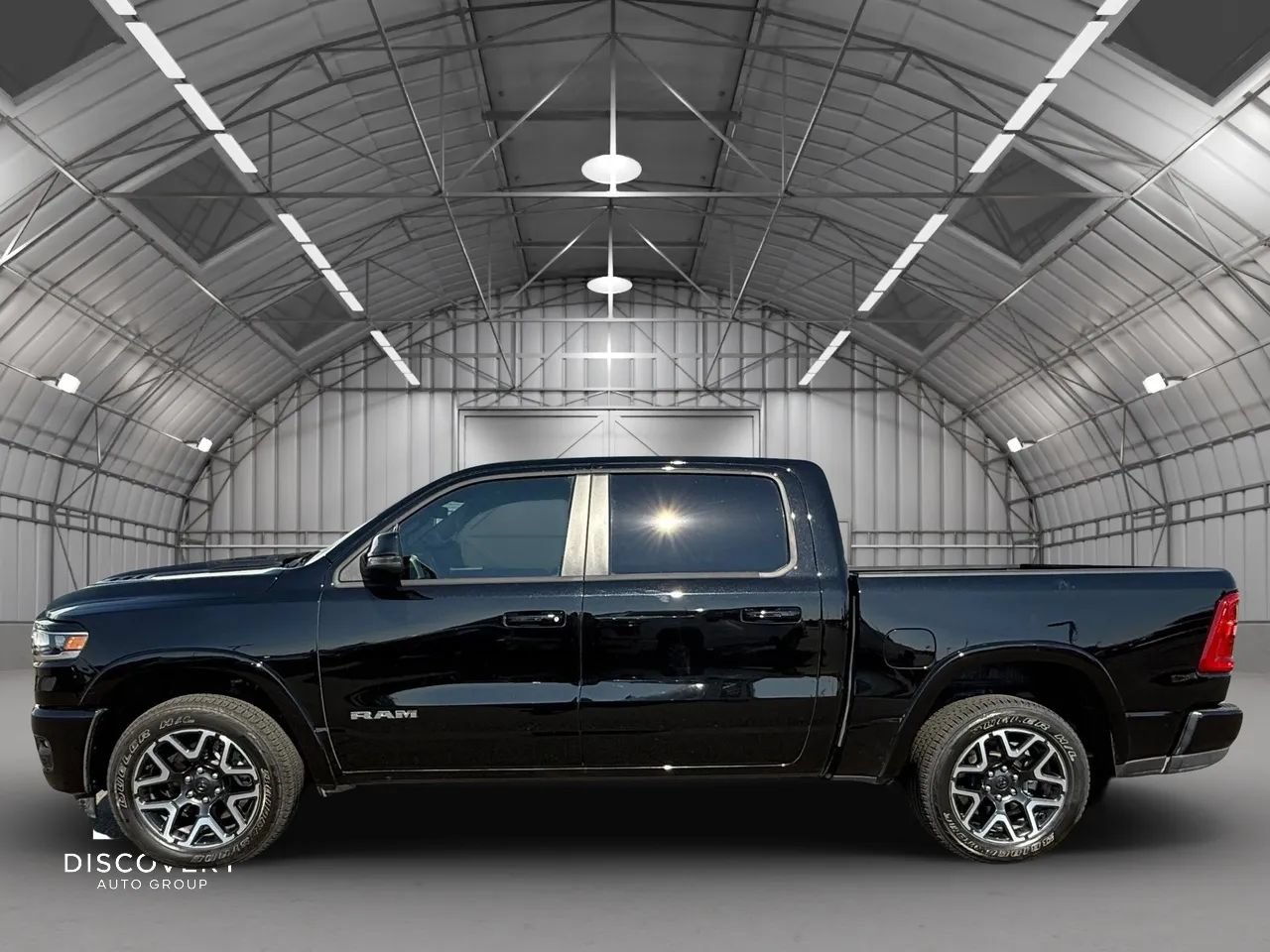 Used 2026 RAM 1500 Laramie AWD/4WD image 2
