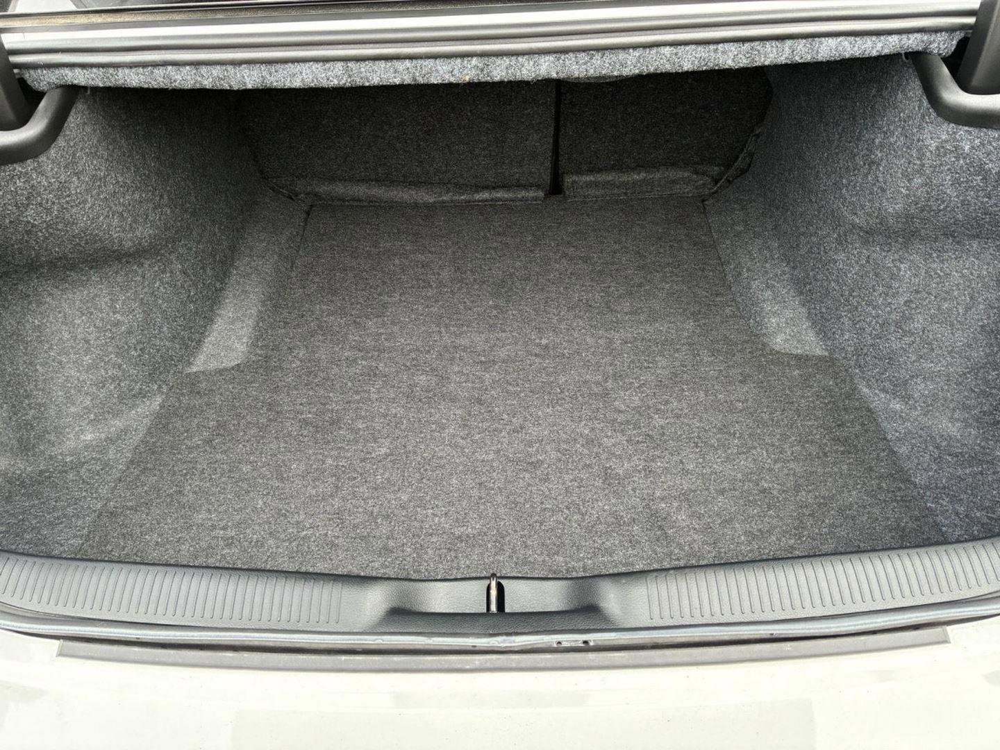 Used 2023 Dodge Charger SXT w/ Blacktop Package image 10