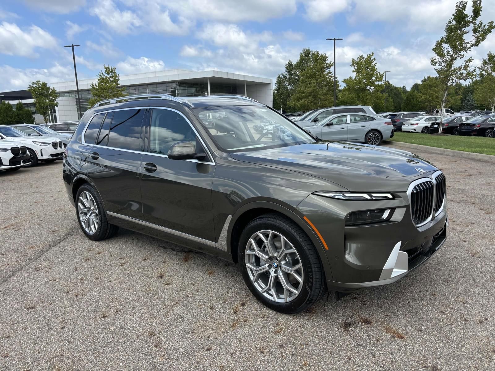 New 2026 BMW X7 xDrive40i w/ Premium Package image 1