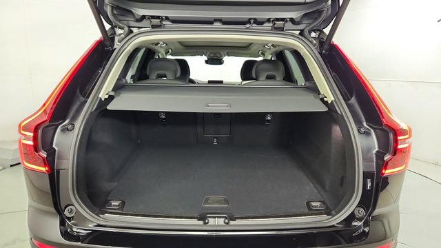 New 2026 Volvo XC60 B5 Plus w/ Protection Package AWD/4WD image 36