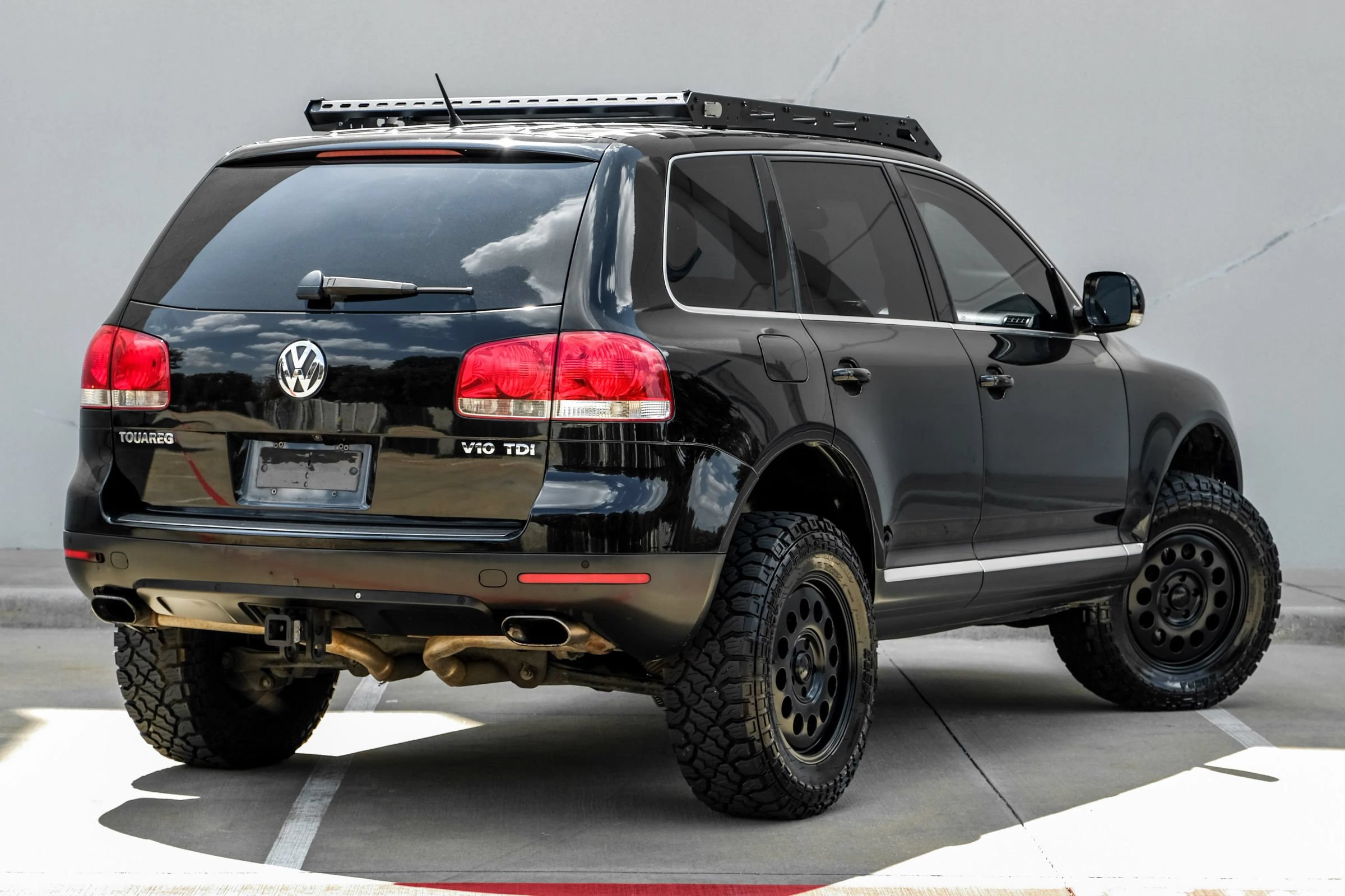 Used 2006 Volkswagen Touareg V10 TDI AWD/4WD image 4